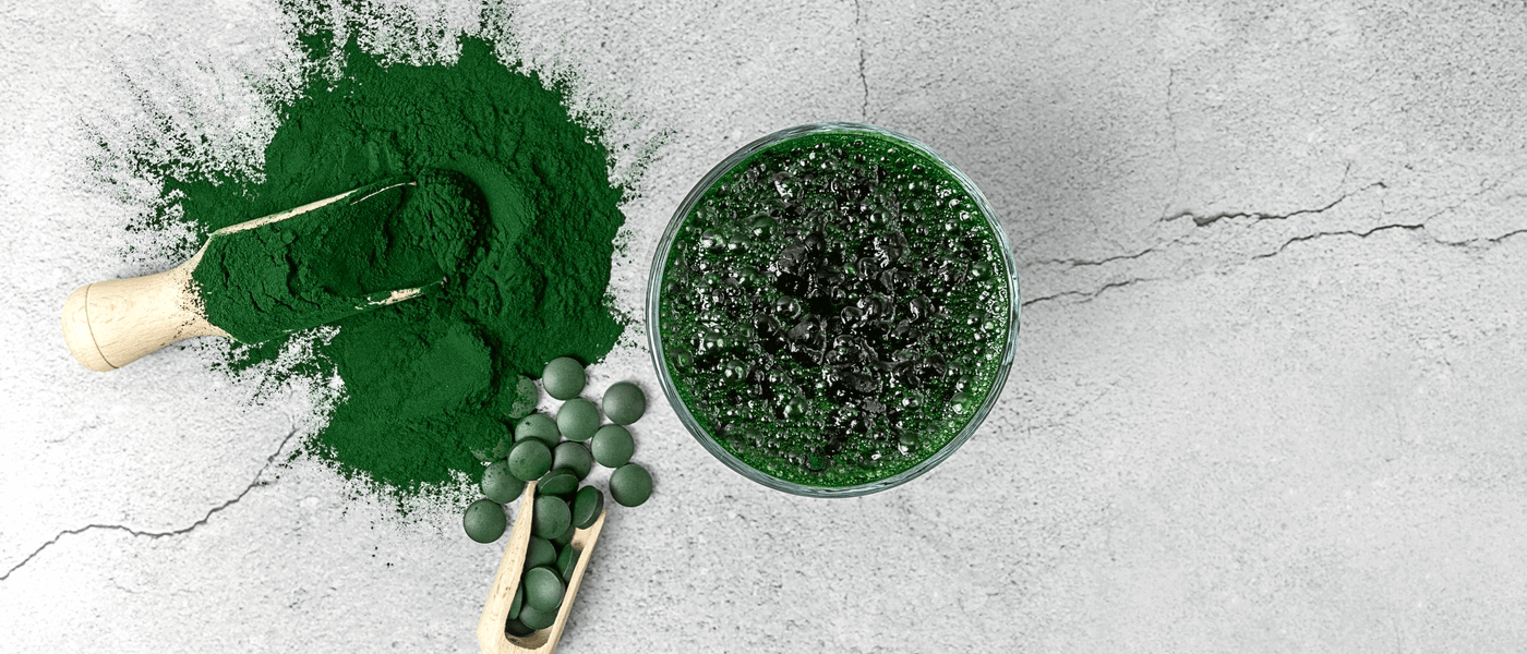 Spirulina na masę – czy pomoże zrobić mięśnie?