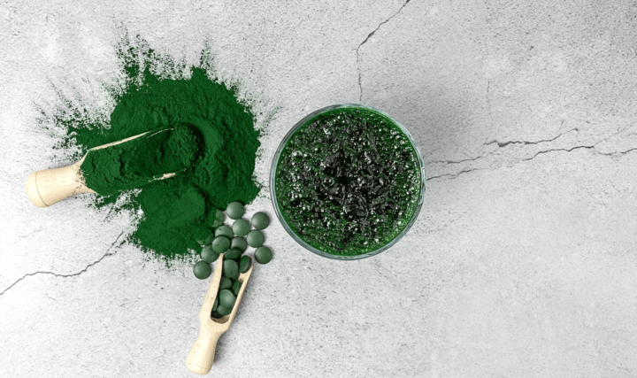 Spirulina na masę – czy pomoże zrobić mięśnie?