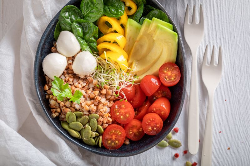 Zdrowa miska z pęczakiem buddha bowl z kasza pęczak