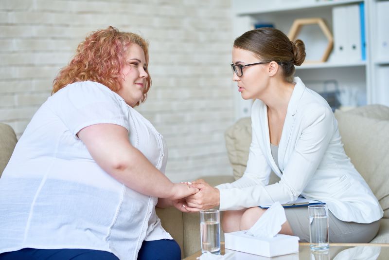 otyła kobieta u psychodietetyka