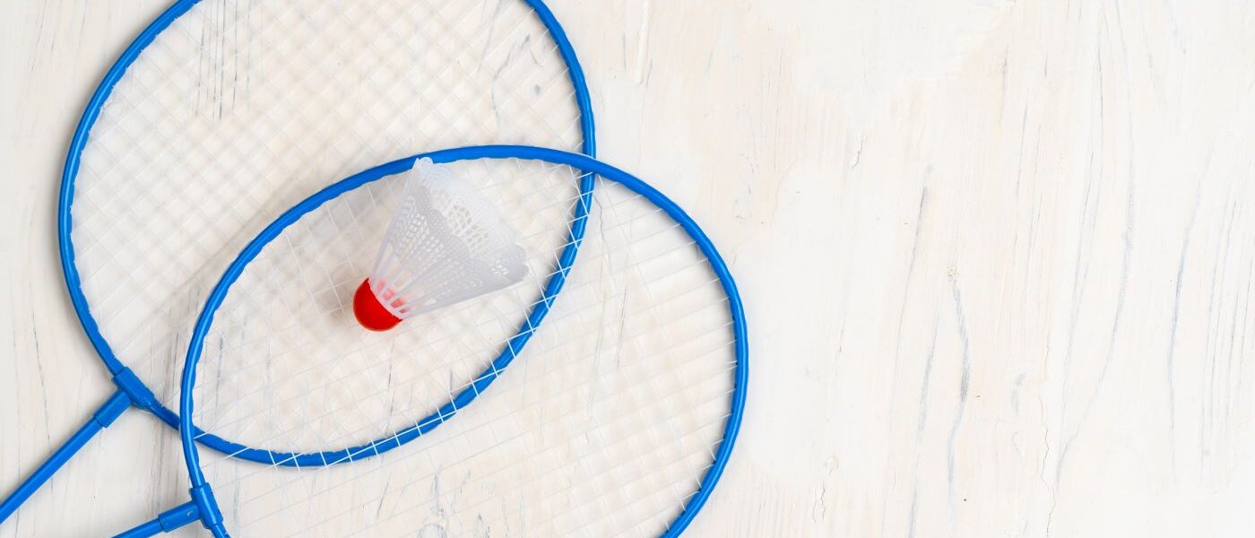 Badminton – zasady, ciekawostki i wskazówki dla początkujących