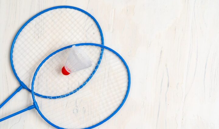 Badminton – zasady, ciekawostki i wskazówki dla początkujących