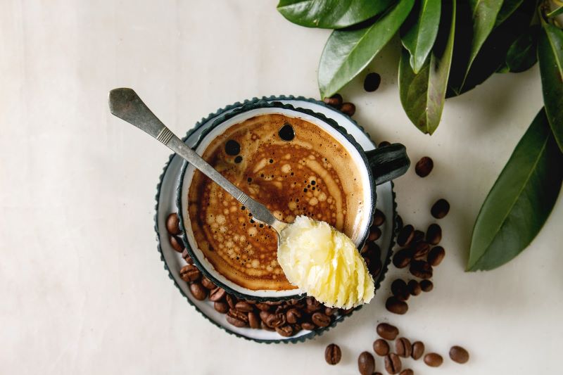 Kuloodporna kawa z masłem bulletproof coffee kawa z masłem
